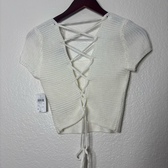 NWT Windsor Cream Crochet Lace Up Back Knit Crop Top Size Small - Picture 5 of 5